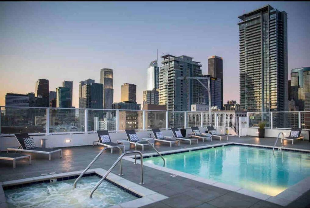 Iconic Heart Of Dtla Loft With Rooftop Pool Jacuzzi Gym Apartamento Los Angeles