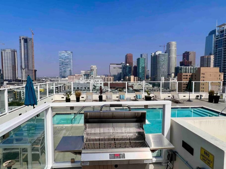 Iconic Heart Of Dtla Loft With Rooftop Pool Jacuzzi Gym Apartamento Los Angeles